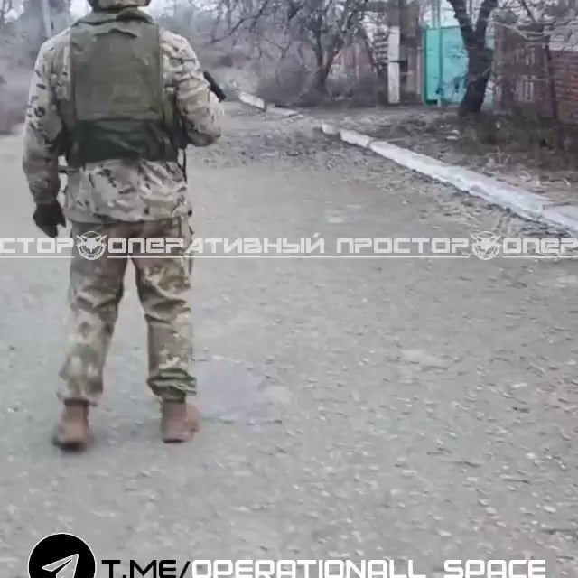 プロパガンダの手段としてロシアによって撮影されたビデオ（Xのrndr22によって位置特定された）は、クパンスクでは撮影されていないことが確認された。親ロシア派のソーシャルメディアアカウントを信頼するのをやめる合図。