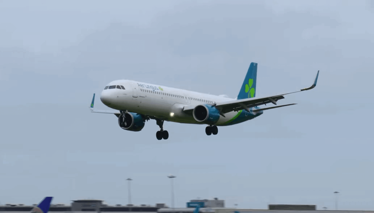 エアリンガスA321neoがダブリンにハードランディング