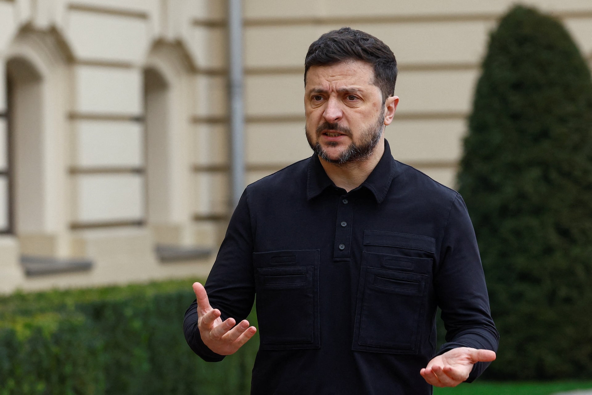 ゼレンスキー氏、米特使らと電話会談　「誠実に協力し続ける決意」