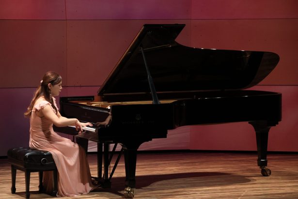 フランスの旅いざなう 下里豪志ピアノリサイタル