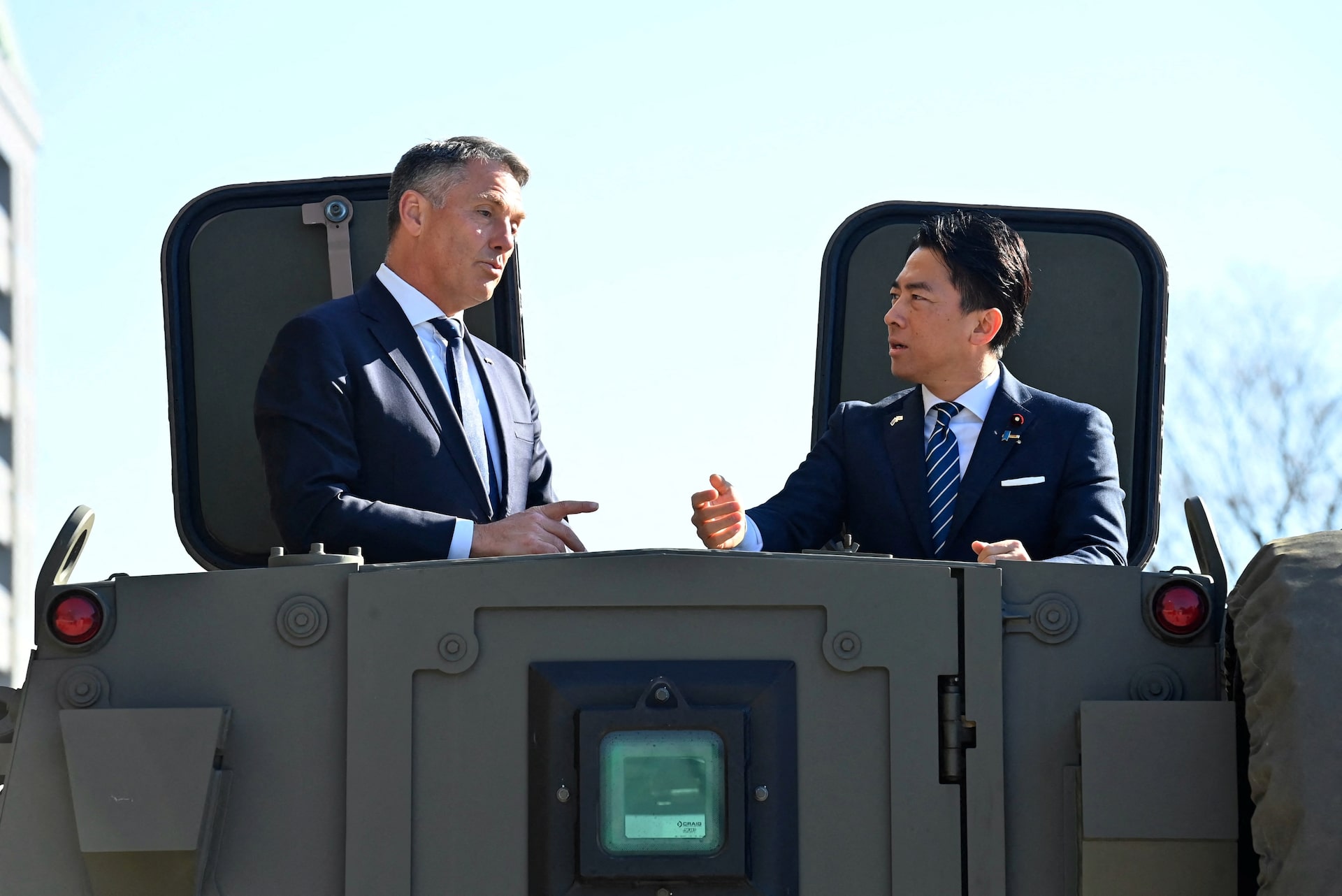 小泉防衛相、豪国防相と会談　中国軍のレーダー照射を説明