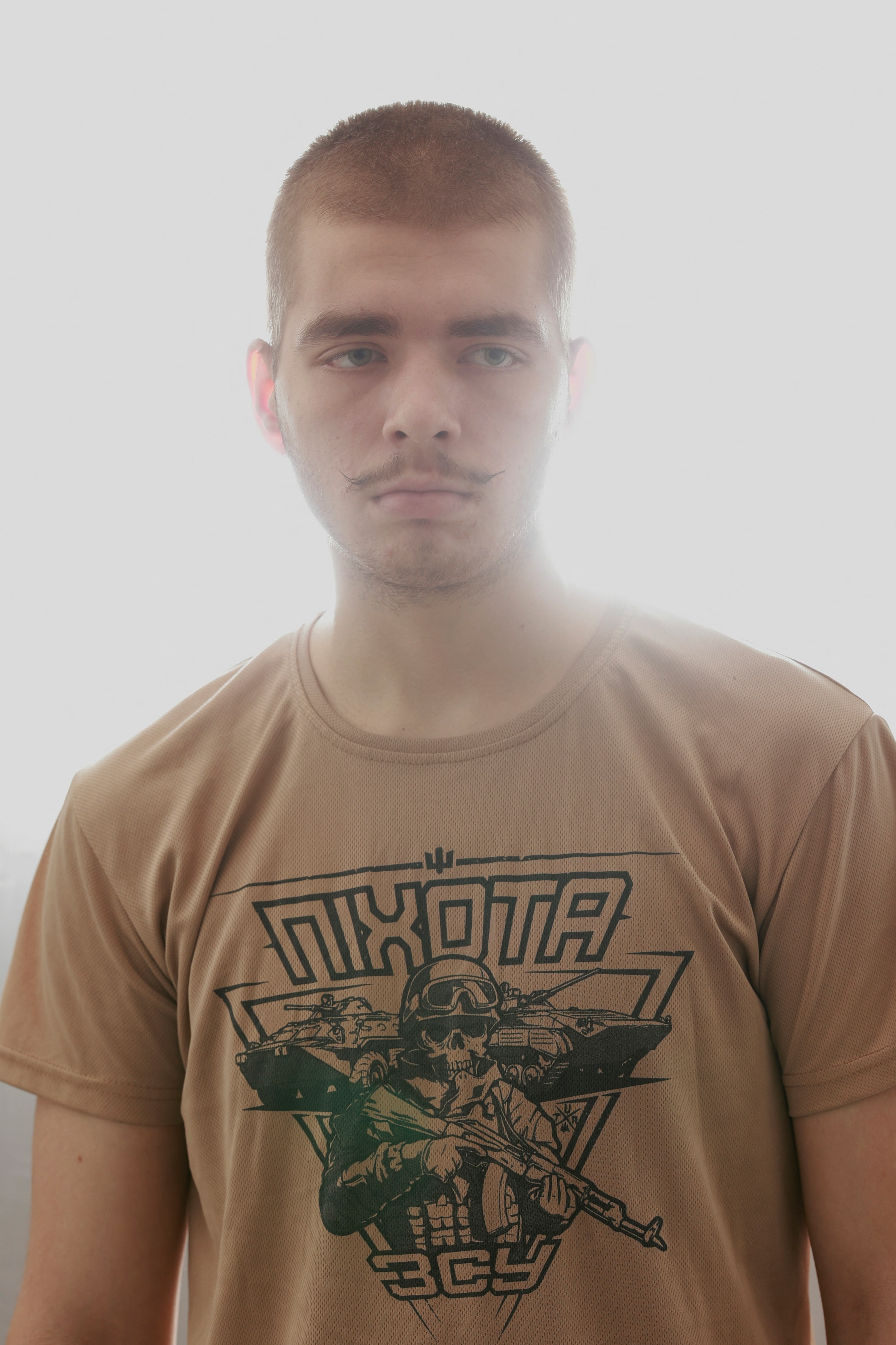 アングル：「高額報酬に引かれ志願」、若きウクライナ兵を襲う後悔と悪夢