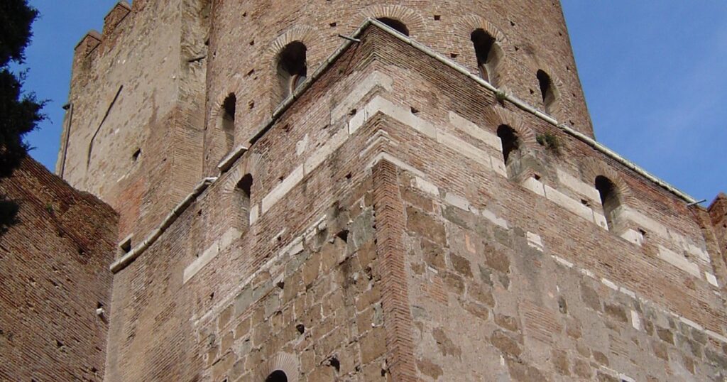 Italy: Romanian worker dies after tower under restoration by Edilerica & Picalarga collapses in Rome, amid alleged "poor safety standards", incl. cos. non responses