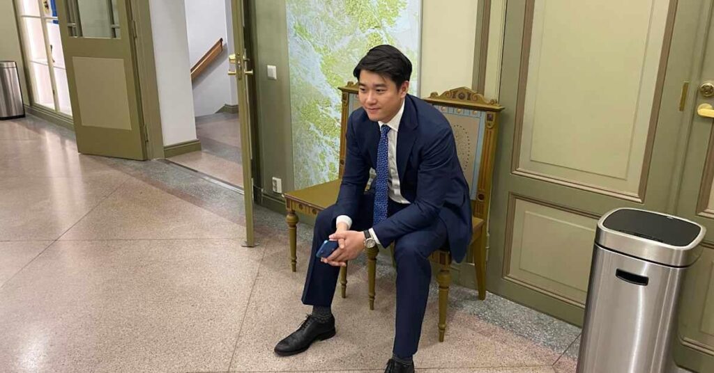 サヴォンリンナ新市長の丁馬氏は中国系である。市議会は全会一致だった。最近のBSを考えると、これは意味のあるニュースだと思いました。