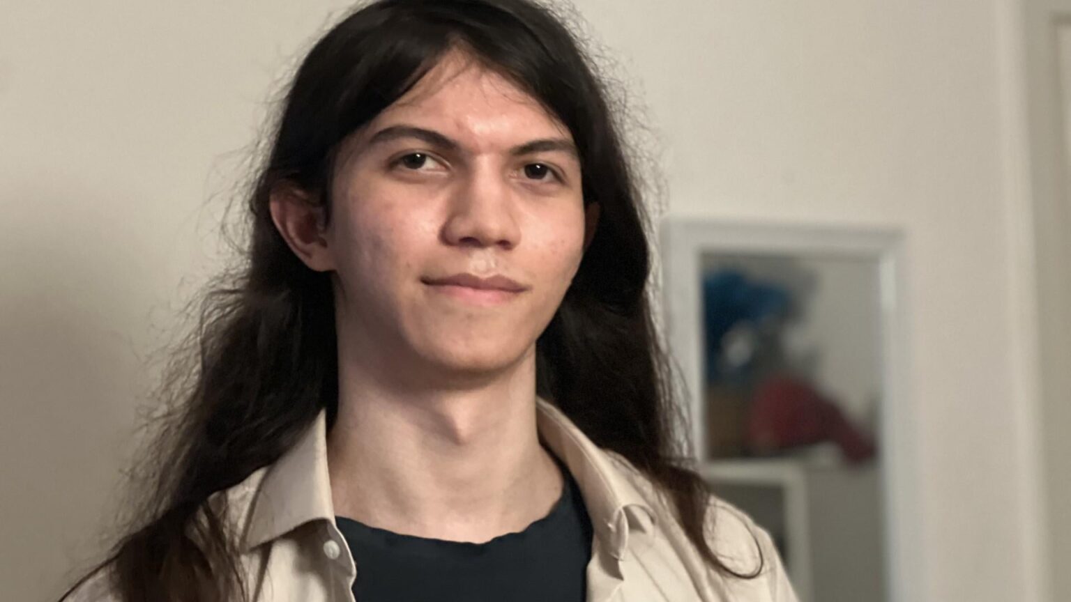 18歳がショック：クラスメートが噂を立てたため、刑務所で無罪で喫煙