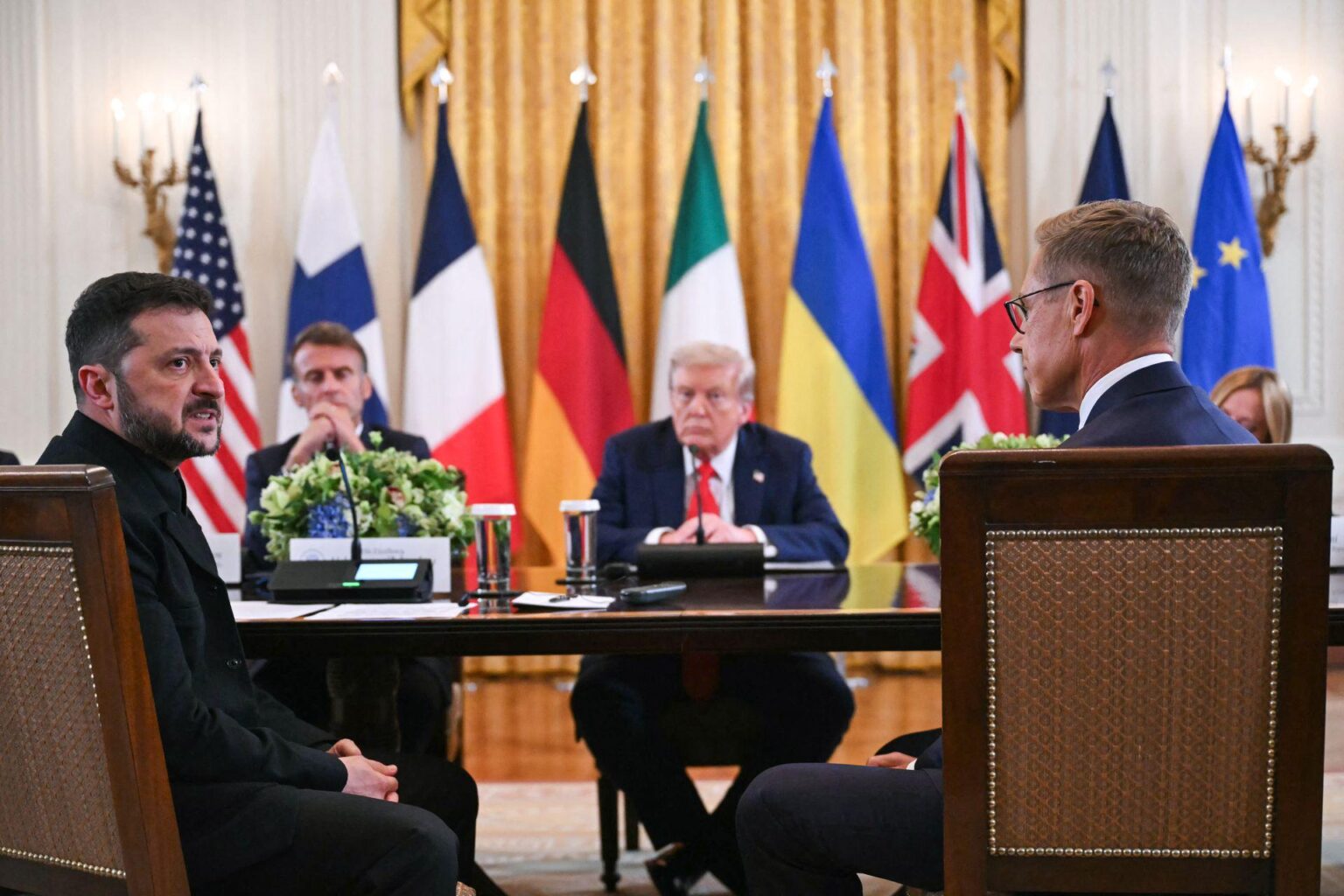 フィンランド大統領、米国がウクライナとの交渉中にロシアと協議した可能性が高いと欧州に警告