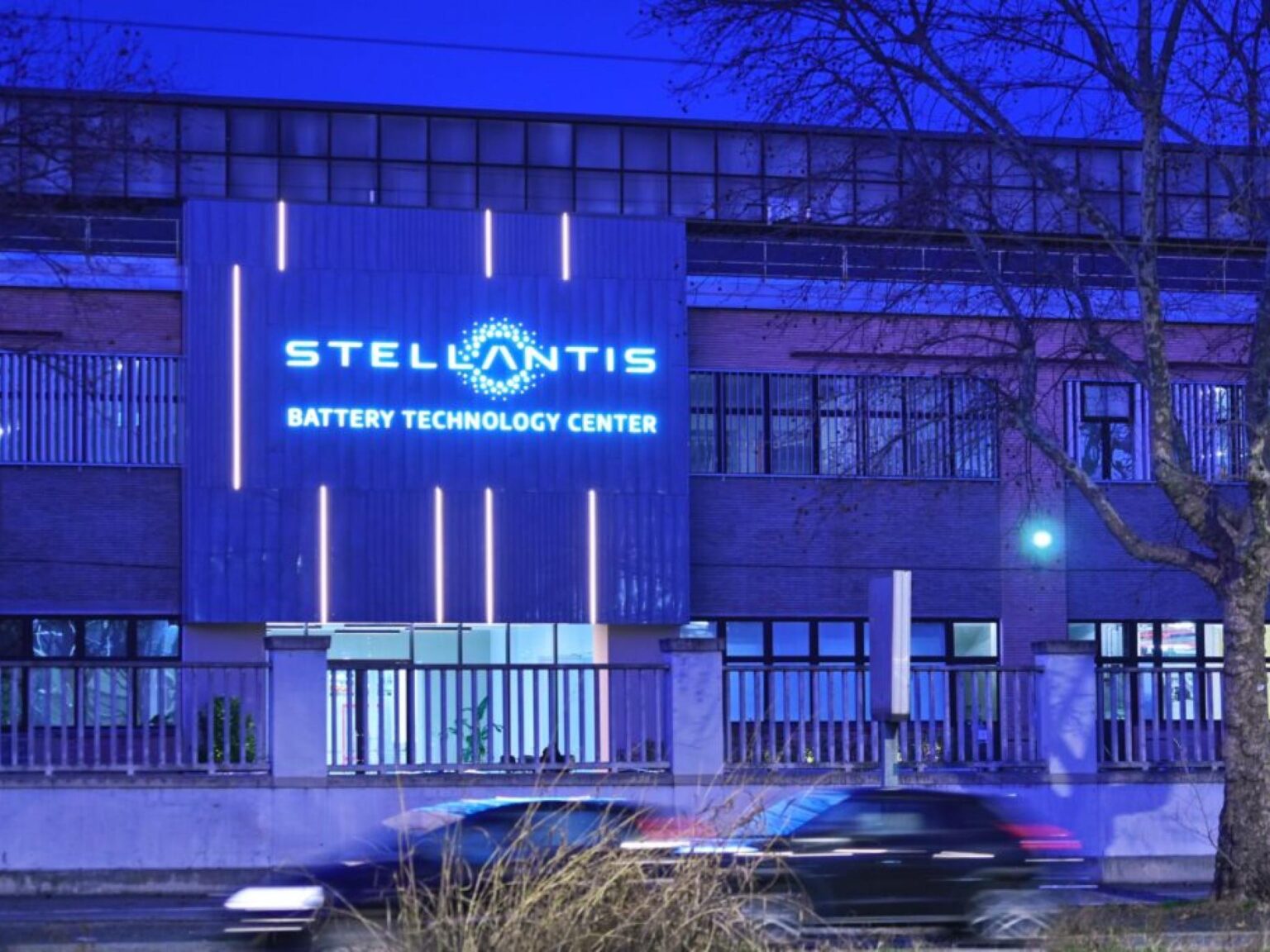 ジープ親会社ステランティスとボルトが提携し、欧州全域でロボタクシーの展開を開始 - Benzinga Japan