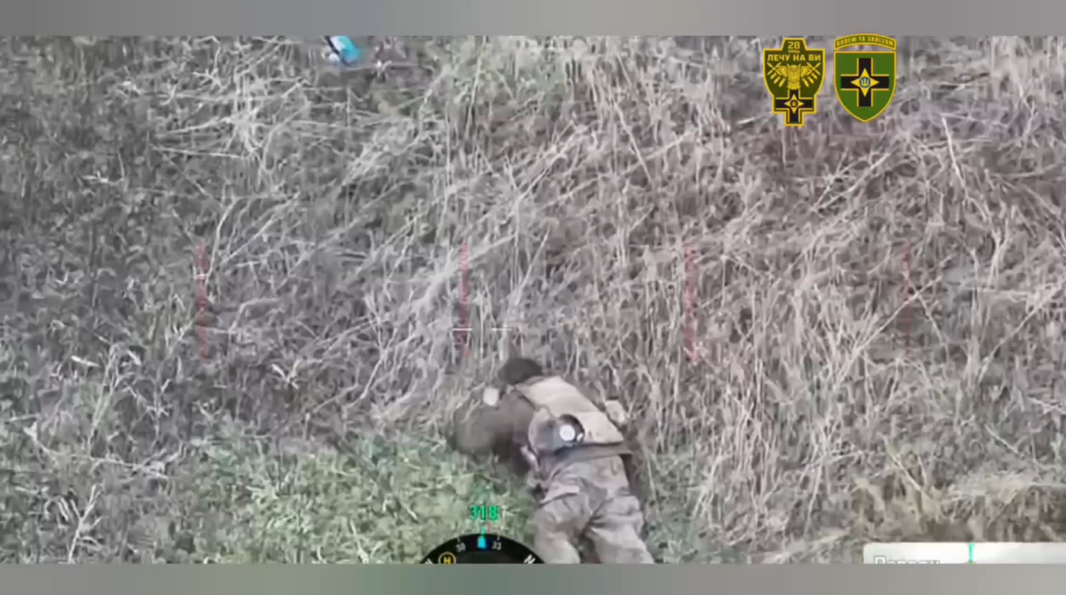 ロシアの侵略者がFPVドローンで足を吹き飛ばされた [Very Graphic]