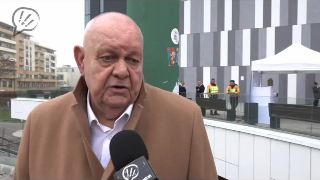 「最もきれいなことは、私たちの戦車に座って踏みつけることです。」