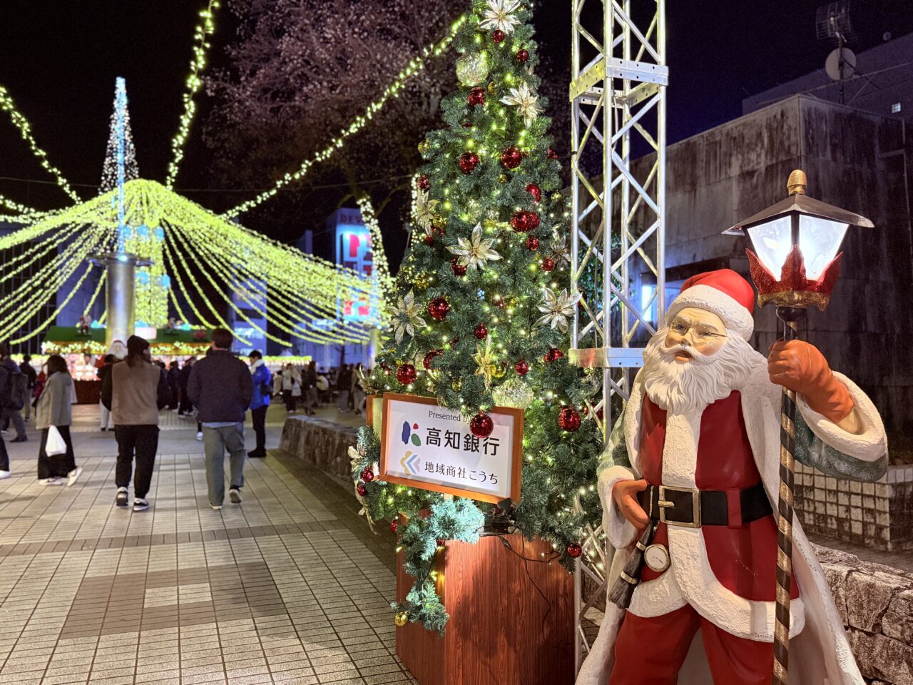 「クリスマスマーケット 2025 in 高知」の様子