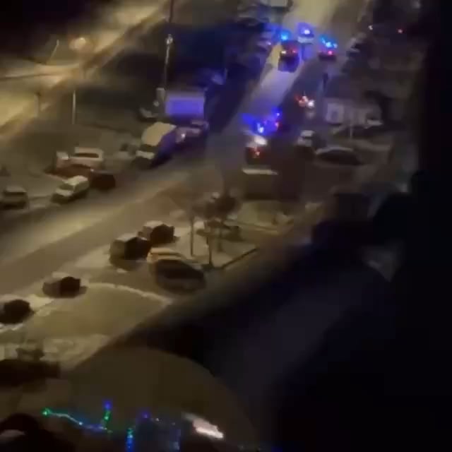 ロシアの南モスクワで自動車爆弾テロで3人が死亡した後、大規模な警察が駐留。これは、ロシア軍の将軍が同じ方法で殺害されてから2日後のことだった。