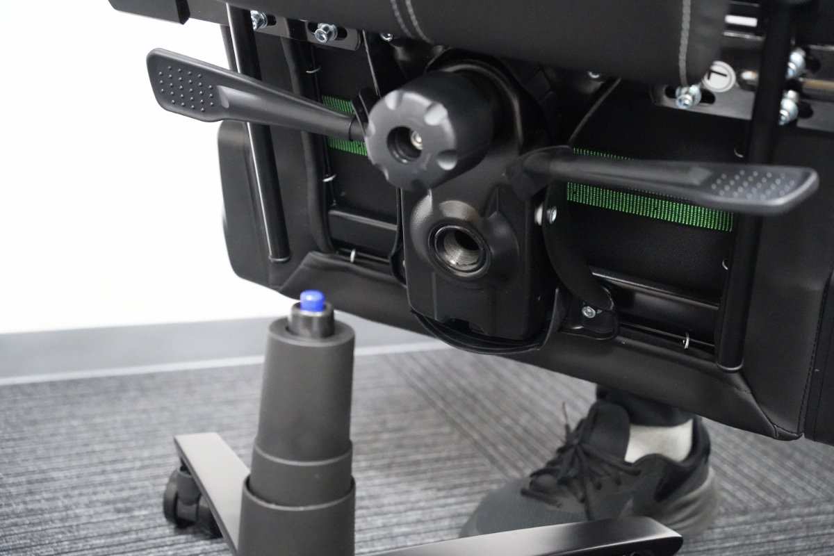 穴にはめるだけ