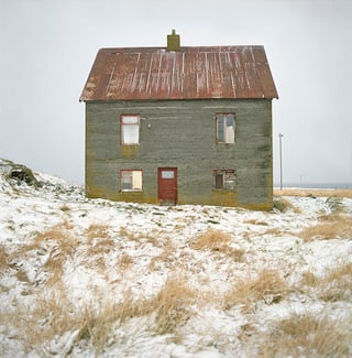 Numi Thorvarsson、アイスランド人の放棄された家屋、エイヨイビリ、2008