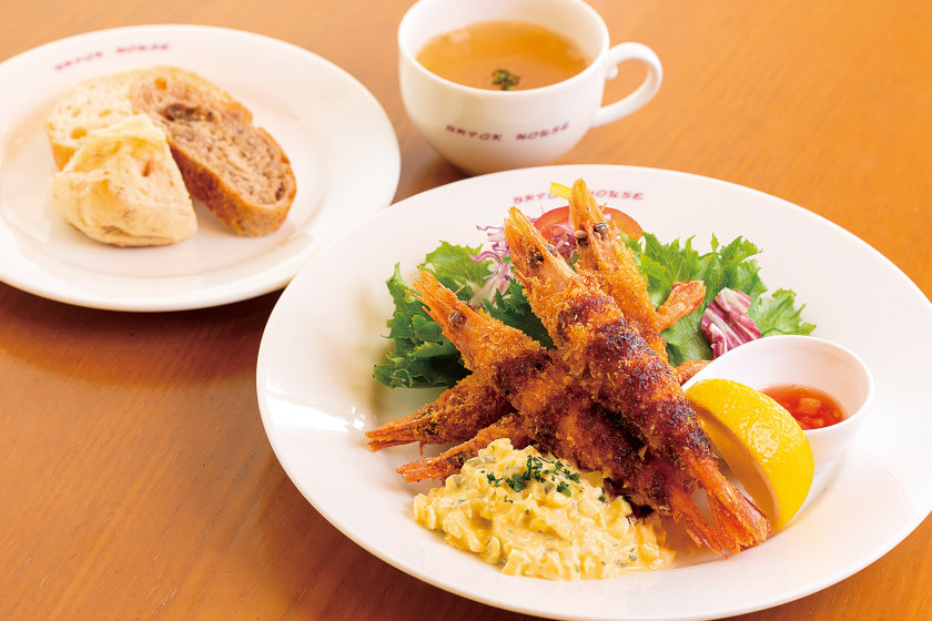 エビを頬張り、味変で二重の満足感。美浜町・BRICK HOUSEの「甘エビフライランチ」【ローカル食遺産】｜福井の旬な街ネタ&情報ポータル 読みもの ふーぽ