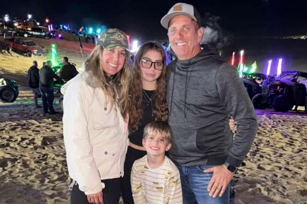 グレッグ・ビッフルさんの妻クリスティーナさんは、飛行機墜落事故前の最後の数日間、「優に1,000人を超える」子供たちがホリデーシーズンに元気をもらえるよう支援した。