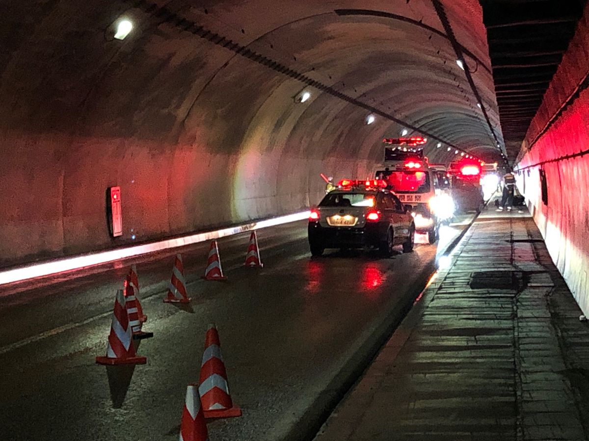 国道113号事故　重体だった女性が死亡　男女２人がけが　山形・小国町