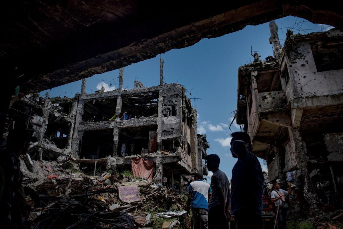 武装組織との紛争で荒廃したマラウィの町に帰還した住民/Jes Aznar/Getty Images via CNN Newsource