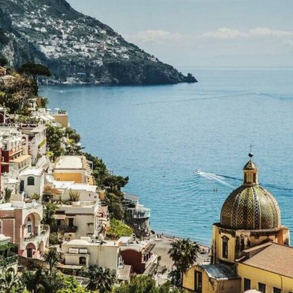 ピノー家の持株会社は、ケリングとポナンをどのように結びつけ、イタリアのラグジュアリーを発見するクルーズを生み出しているのか - FashionNetwork 日本