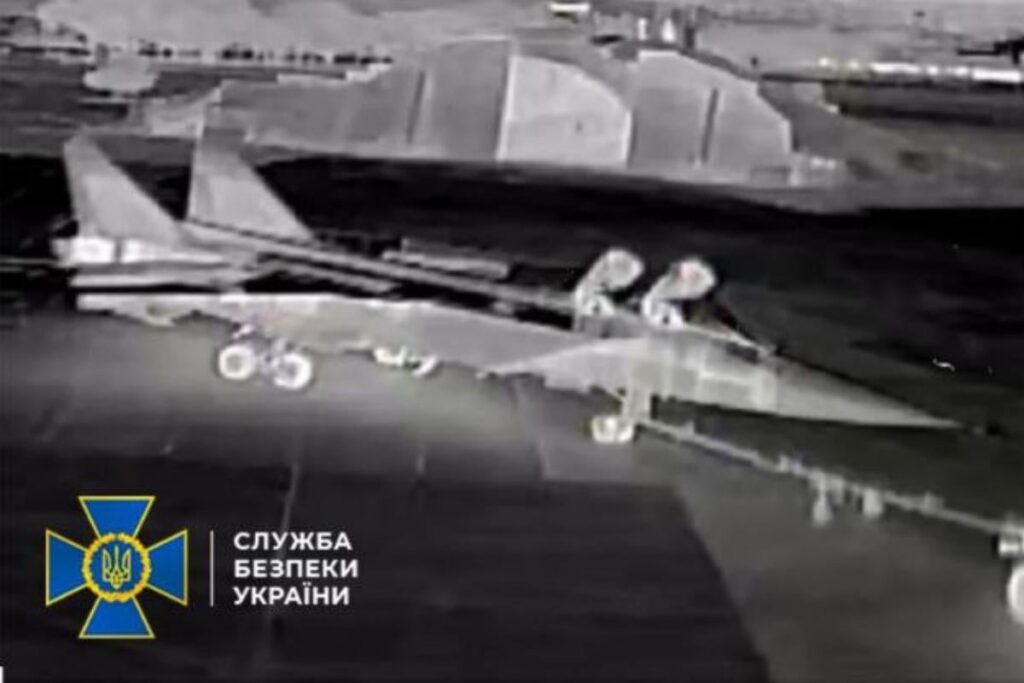 ウクライナ、新たなクリミア攻撃でロシアの戦闘機と防空が破壊されたと主張