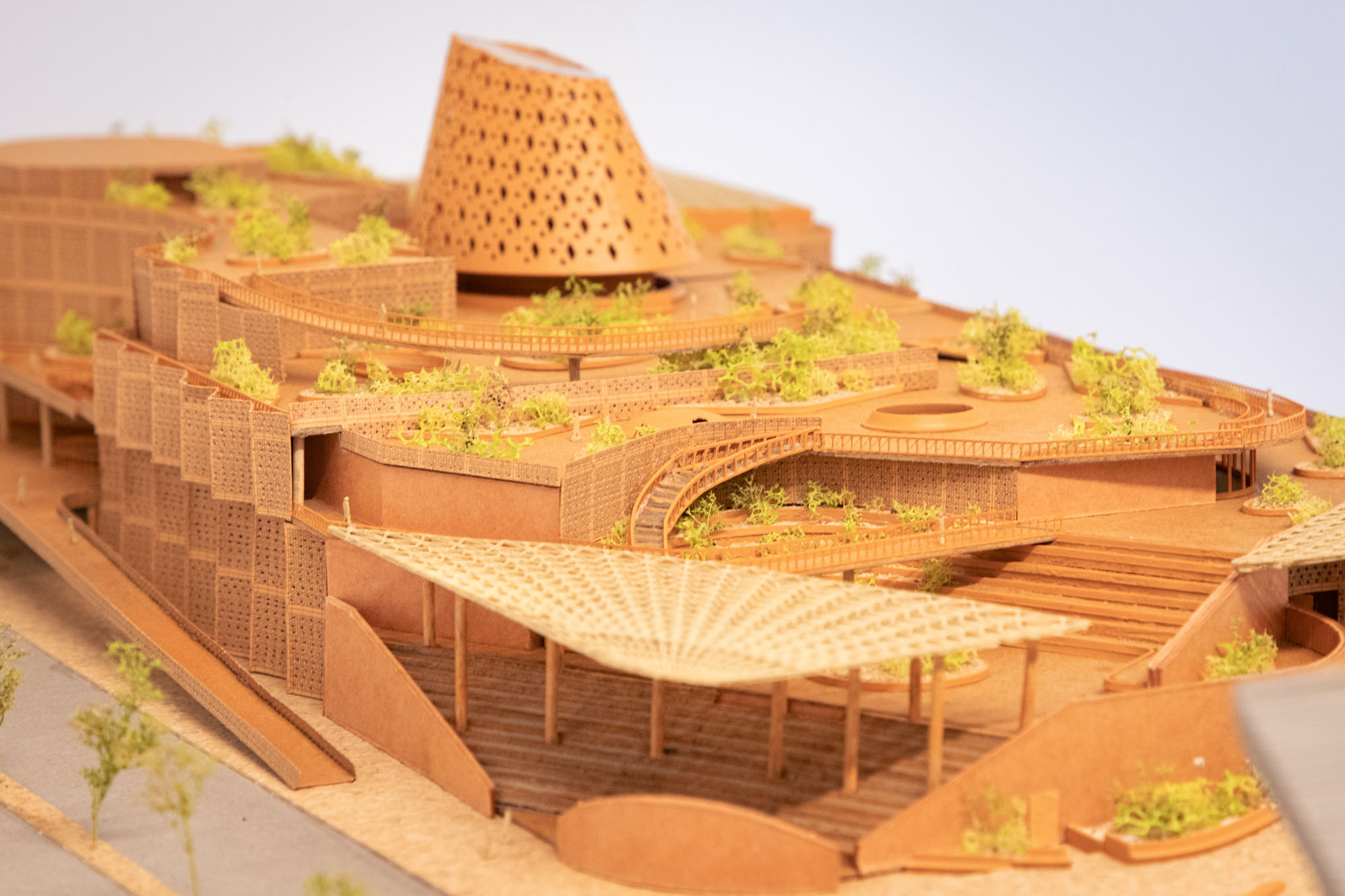 〈Biblioteca dos Saberes〉フランシス・ケレ（Francis Kéré）、ケレ・アーキテクチャ（Kéré Architecture）