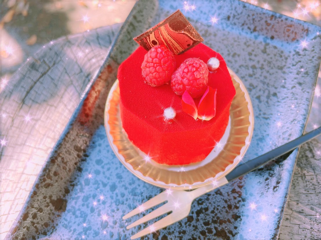 美しいケーキに酔う至福のひと時