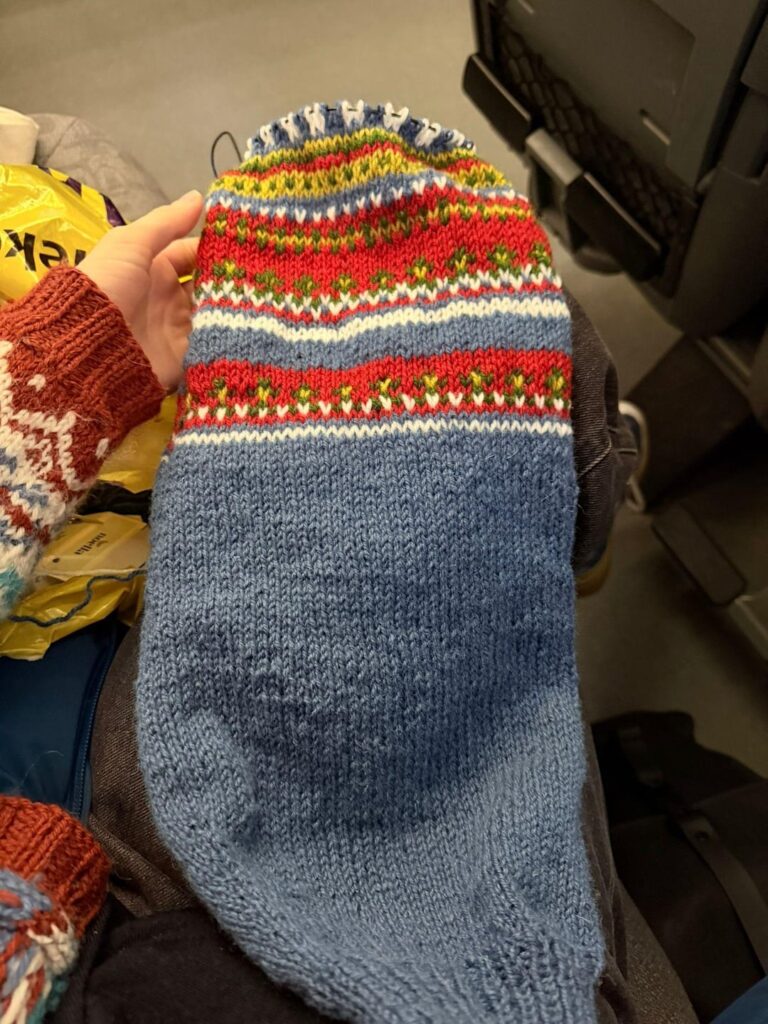 ノルウェージャン セーターのパターンのサイズ: 古いパターンの中には、最近のパターンよりもかなり大きいものもありますか?