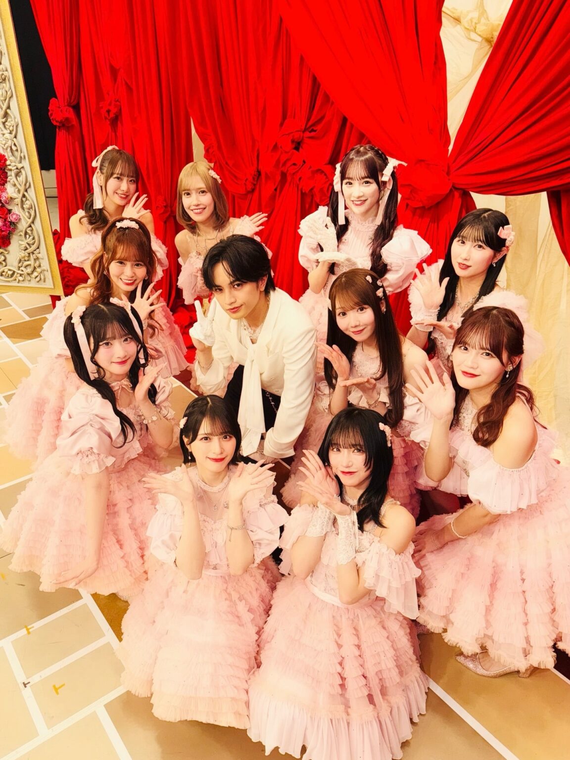 中島健人と＝LOVE“奇跡のコラボ”に称賛止まず FNS歌謡祭のオフショットを披露 | 話題の投稿 | スポーツブル (スポブル)