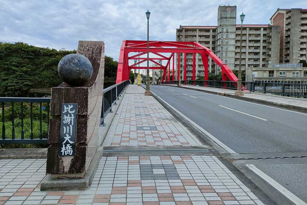 沖縄で「白い砂のアクアトープ」聖地巡礼！カブ110で巡る旅 | TRILL【トリル】