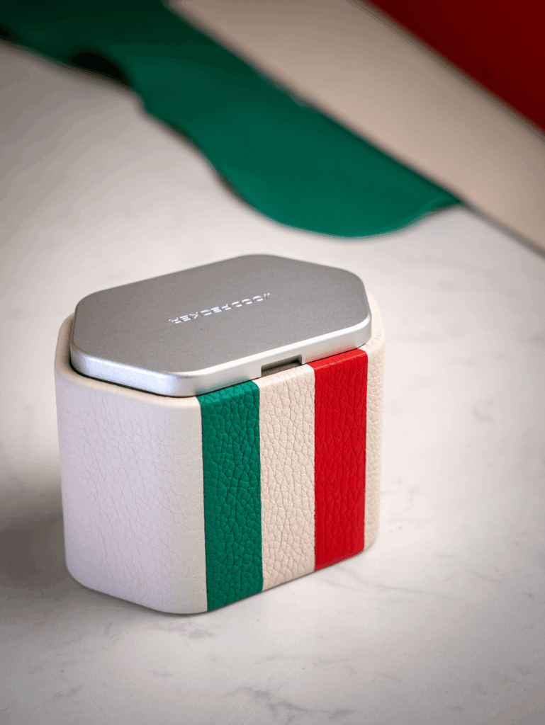 個人プロジェクト: イタリア国旗からインスピレーションを得た手作りの時計ボックス