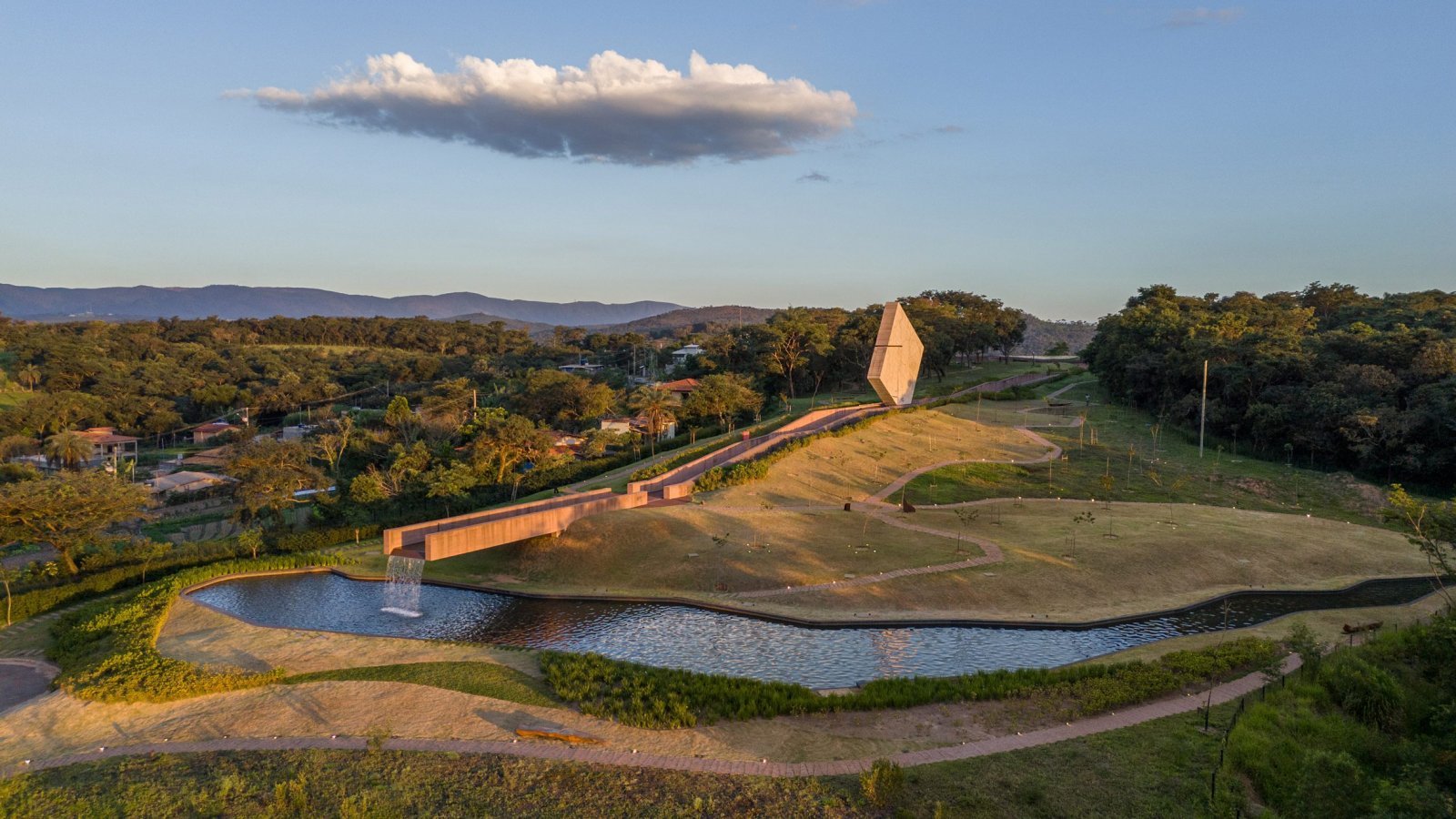 gpaa-brmadinho-memorial-brazil_dezeen_2364_hero.jpg