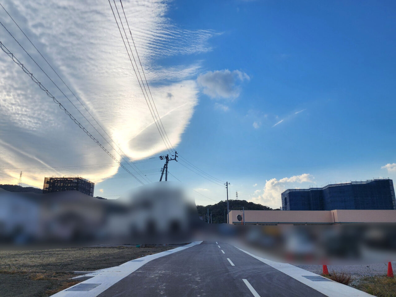 「ハローズ国府店」と周辺環境。工事中の写真