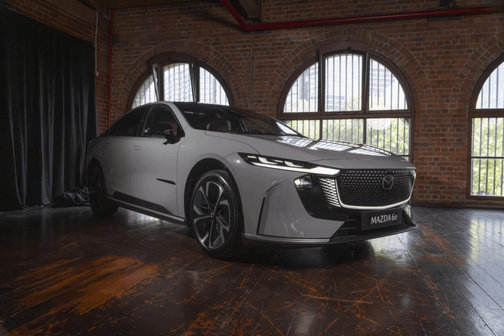 オーストラリアで「MAZDA6eのテスト車両」と「Deepal S05」が並んでテスト中？ - つらつらとMAZDA