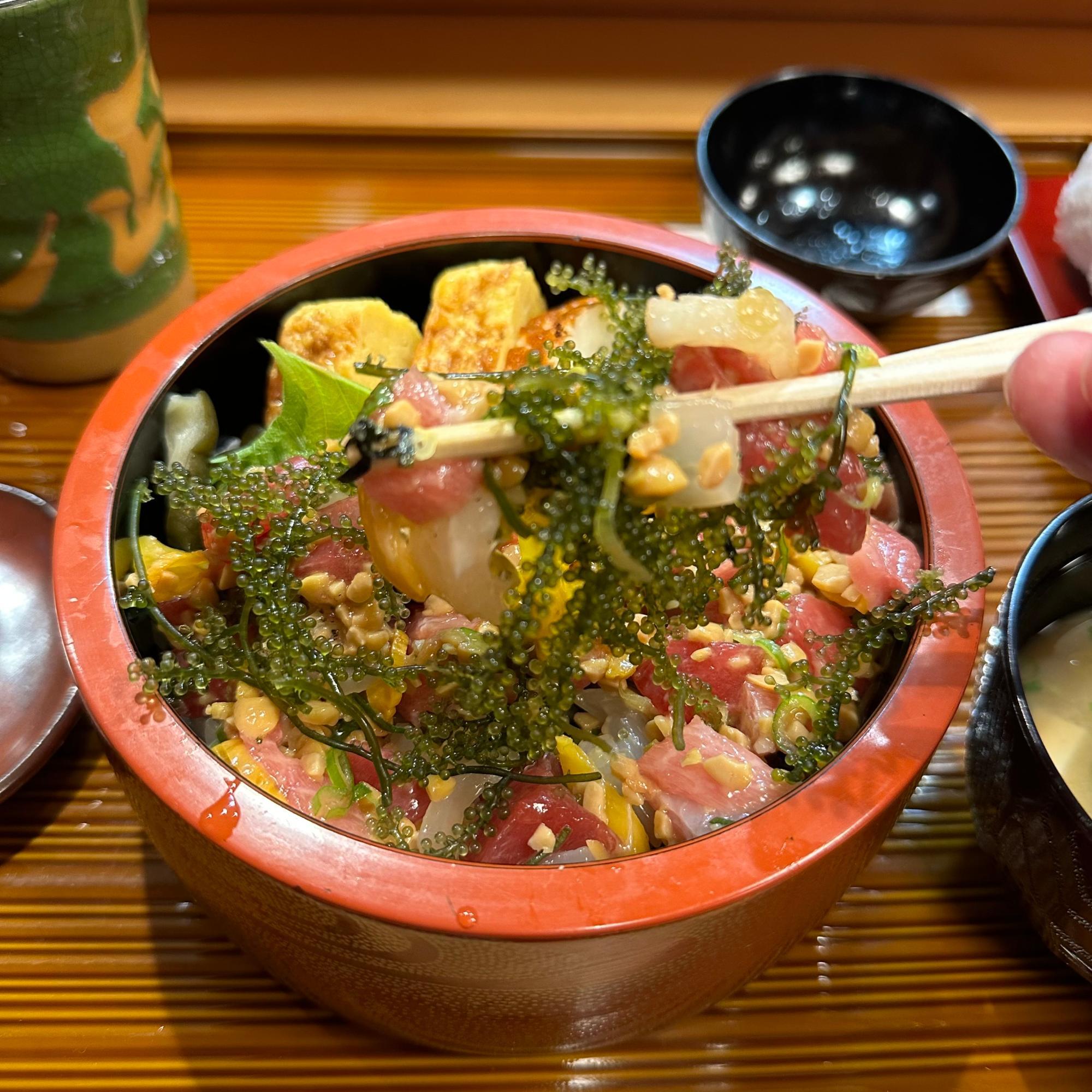 味付けはすでに完成されていて、基本的に醤油いらず。