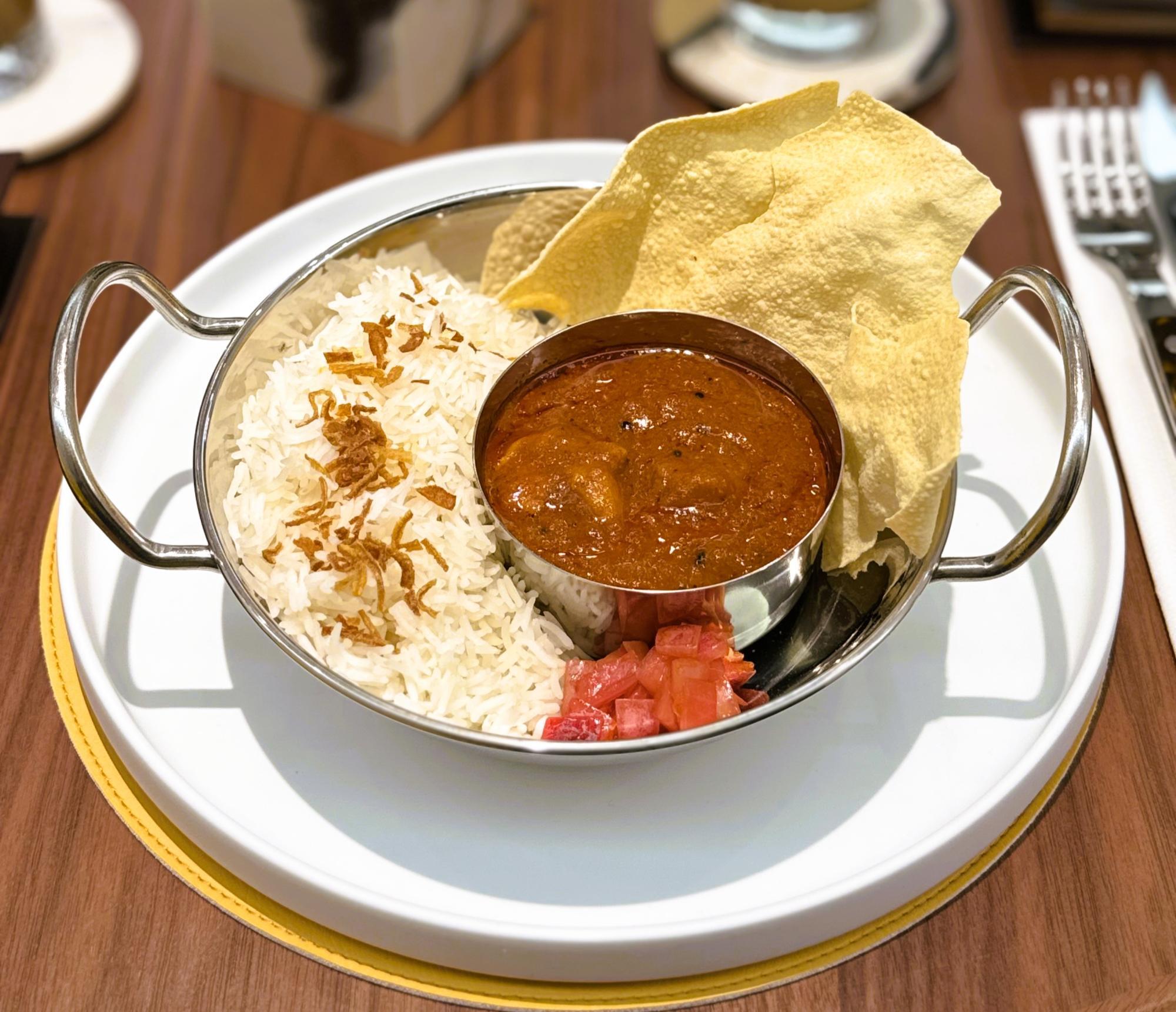 チキン カレー 2,400円（税込）
