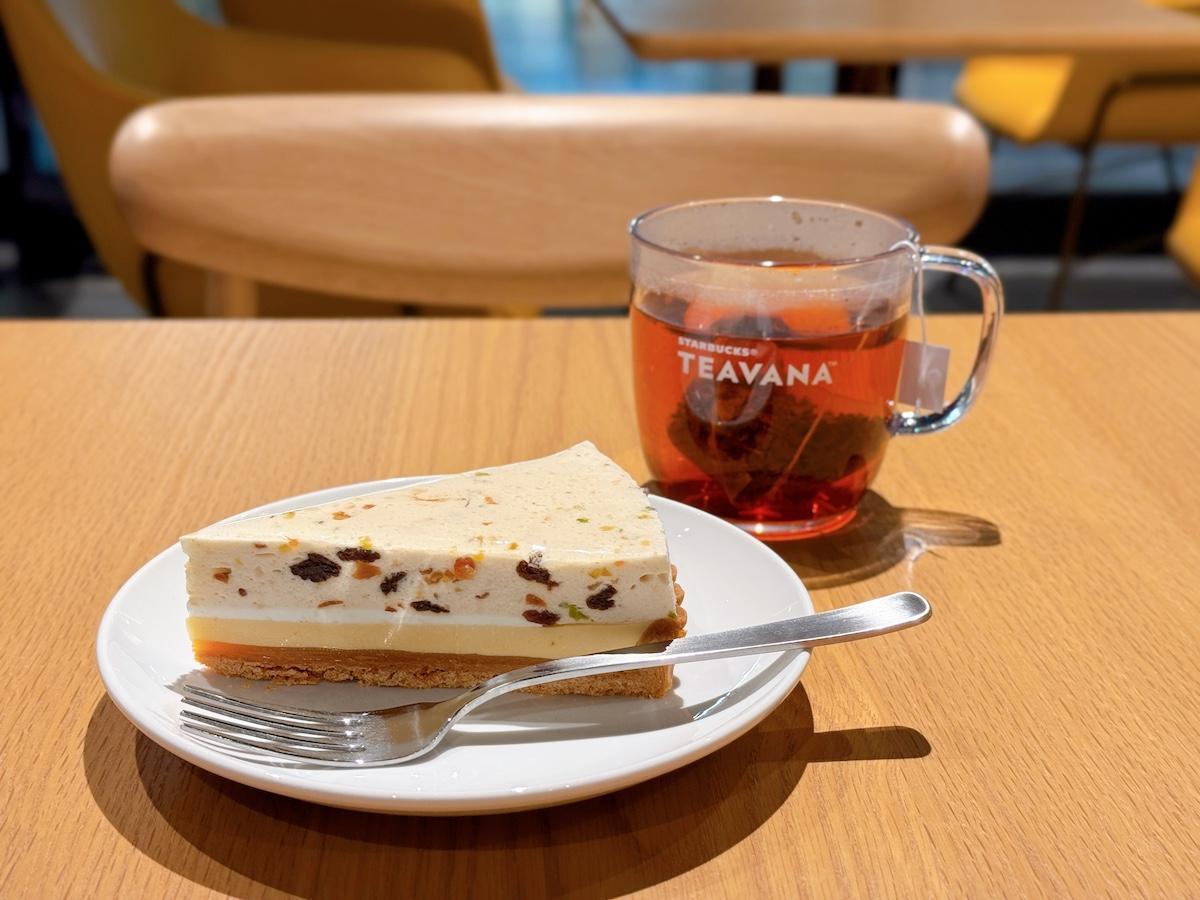 『ルワンダ ブラック ティー』（Tall 540円）×『トルタ トローネ ミエーレ』（店内飲食 1,050円 ／ 持ち帰り1,031円）