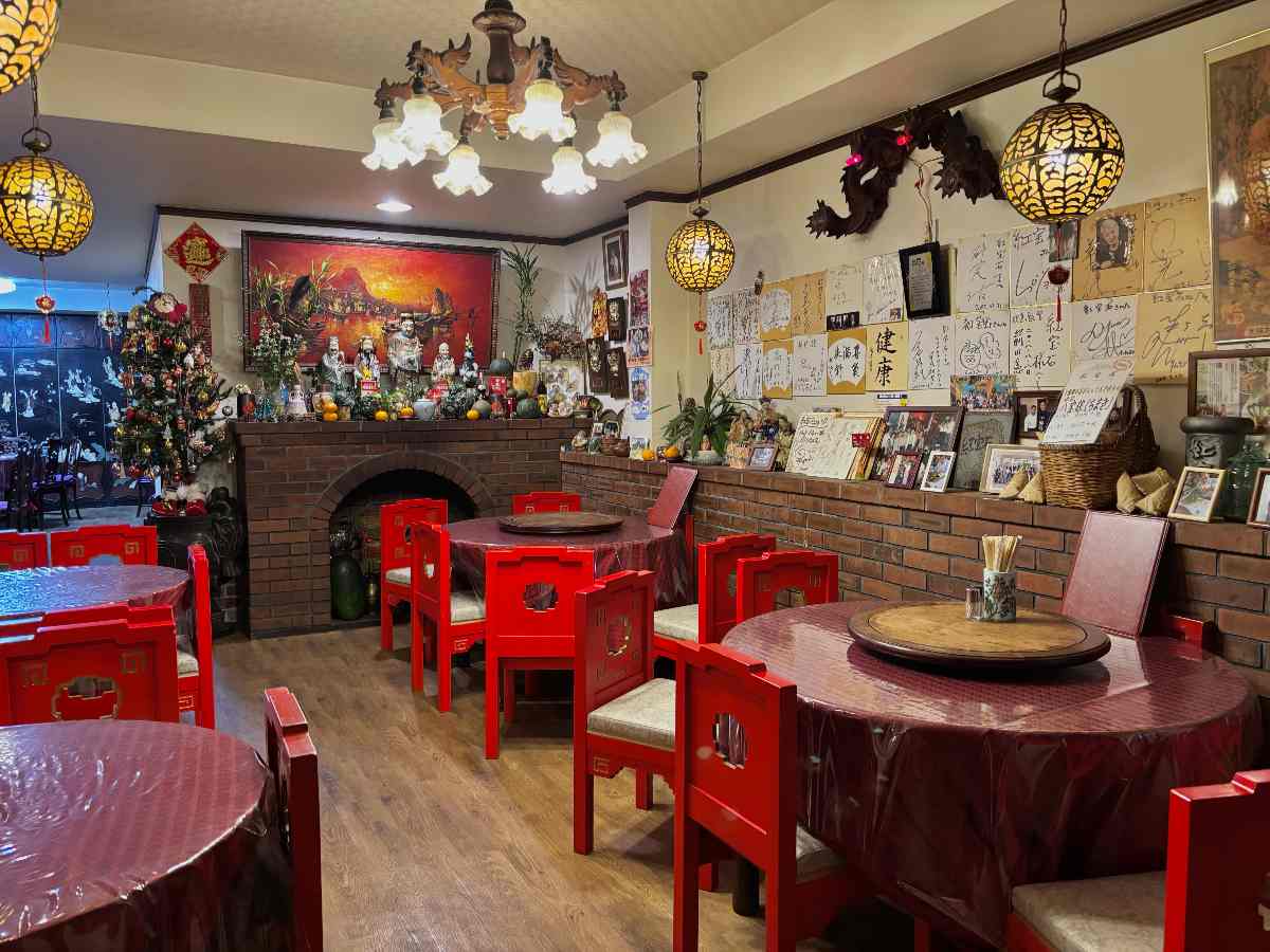 店内・手前の客席