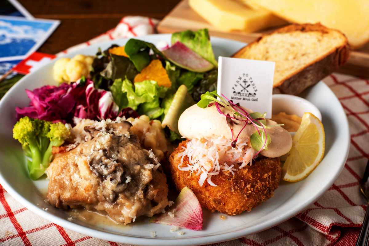 但馬の香住ガニとスイスの家庭料理が融合！『マザームーンカフェ』大人のお子様ランチ [画像]