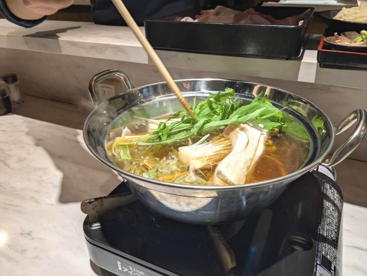 尼崎の『夜汽車』12月からスタートした新メニュー「旨出汁しゃぶしゃぶ」を実食 [画像]
