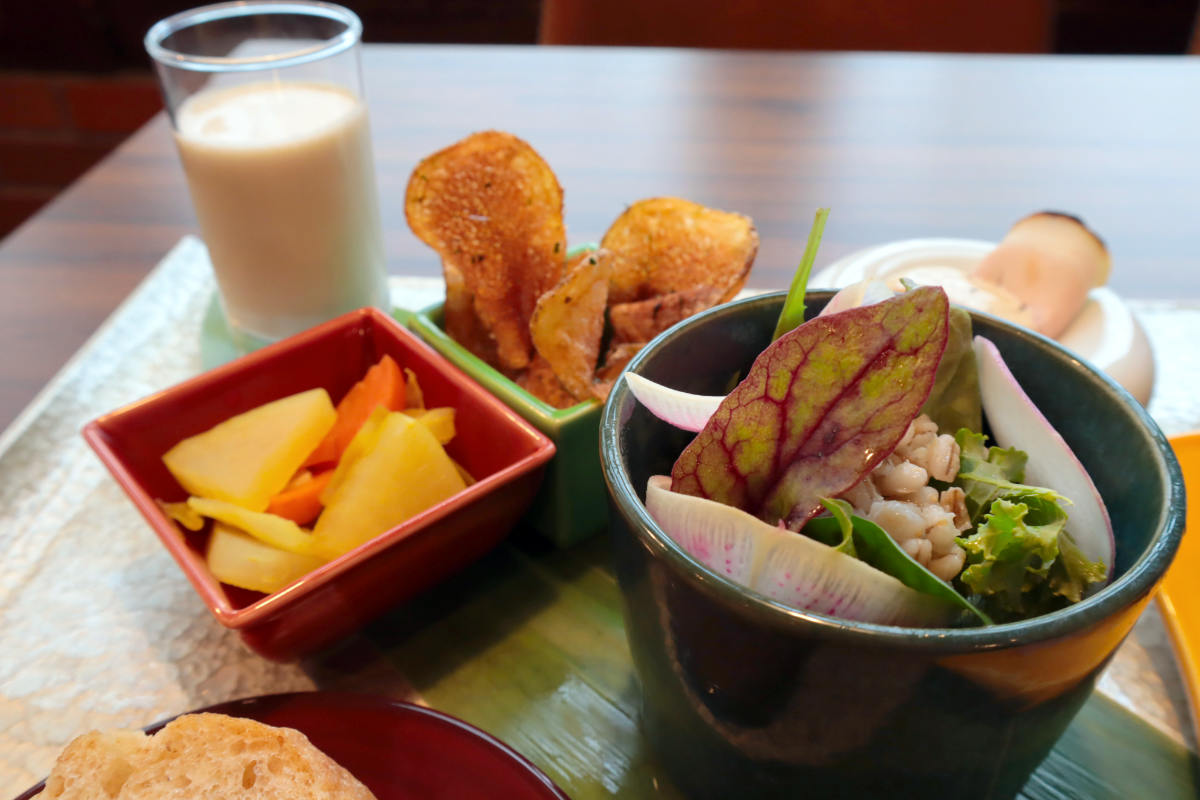 西区の有機野菜がたんまり！鳥取県産和牛も楽しめる垂水イタリアン『よね屋 和牛と野菜・ワインのお店』 [画像]
