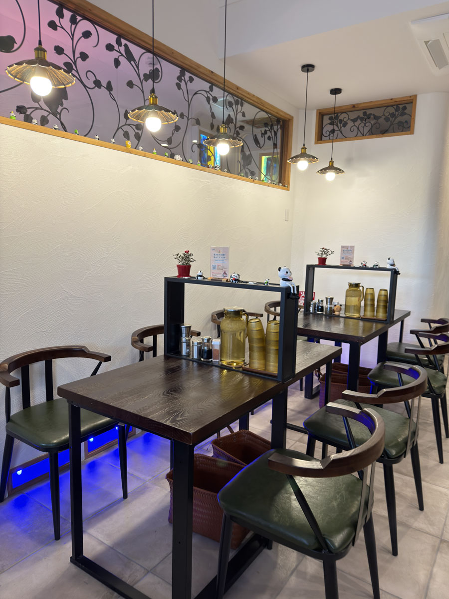 福来パンダ麻辣烫 神戸三宮店 1階テーブル席