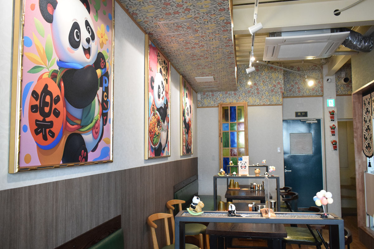 福来パンダ麻辣烫 神戸三宮店 2階テーブル席