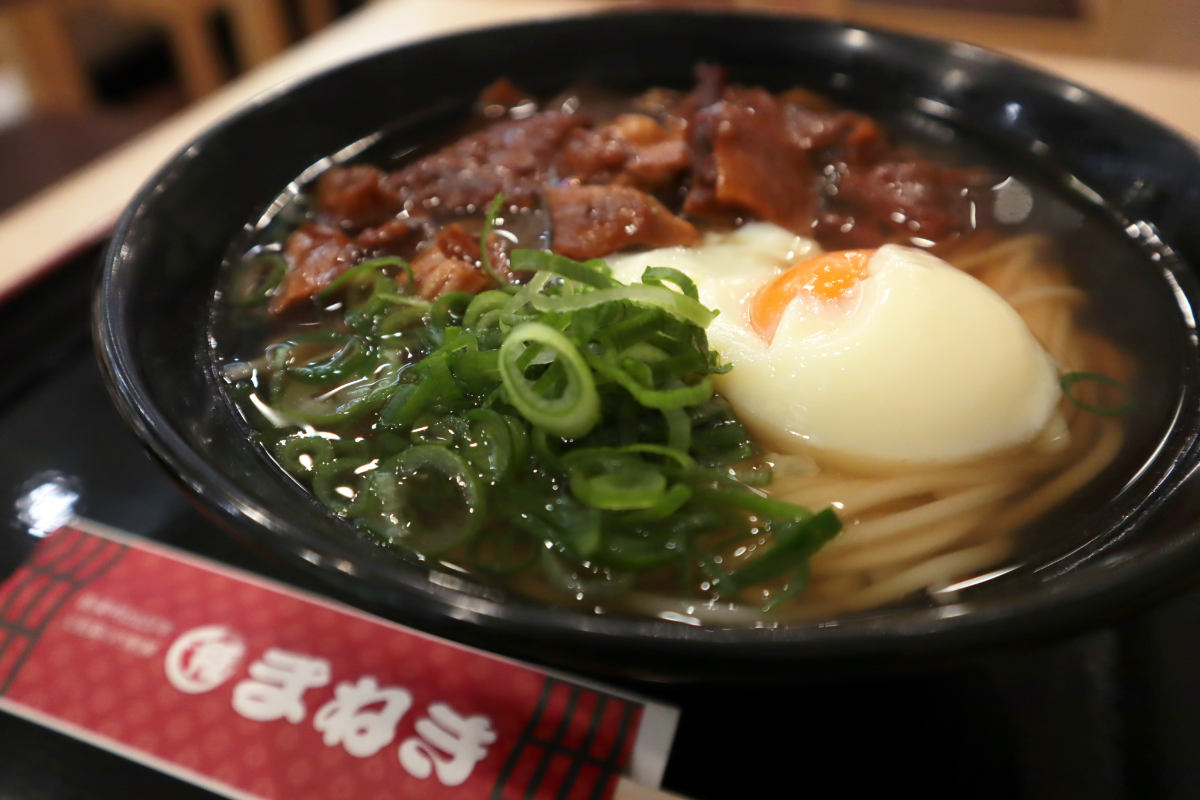 三宮で“えきそば”を楽しめる♪さんちかにオープン『マネキダイニング』で「神戸ぼっかけえきそば」を実食 [画像]