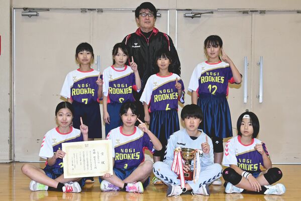 女子優勝の野木ＪＨＣルーキーズ