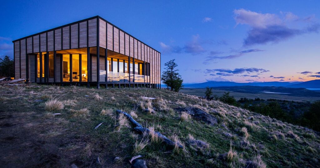 【チリ・パタゴニア】隣のヴィラまで50メートル以上。プライバシーが守られたロッジで壮大なトーレス・デル・パイネ山脈と向き合う | CREA Traveller 【チリ・パタゴニア】隣のヴィラまで50メートル以上。プライバシーが守られたロッジで壮大なトーレス・デル・パイネ山脈と向き合う | CREA Traveller