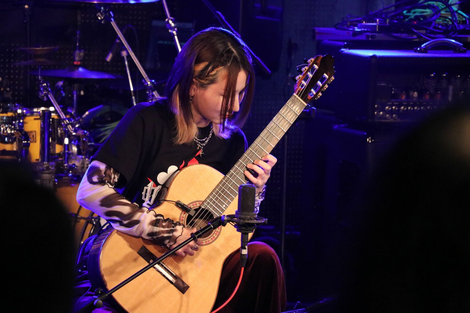 猪居亜美＝12月14日、沖縄市の7th Heaven Koza