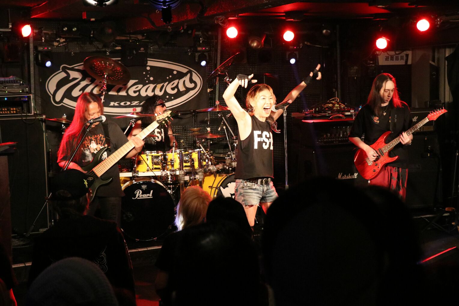 FEEL SO BAD＝12月14日、沖縄市の7th Heaven Koza