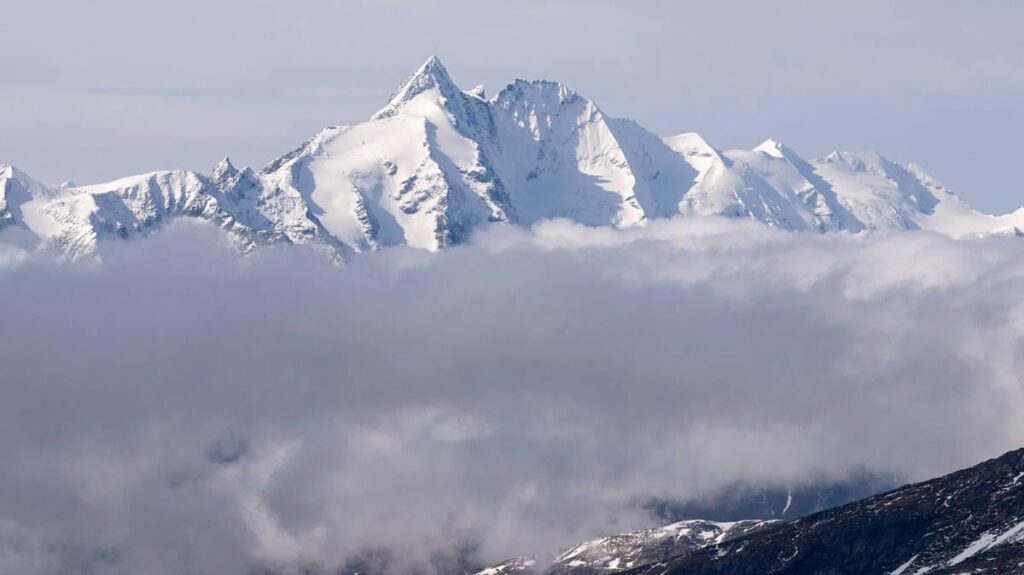 ボーイフレンドが「オーストリア最高峰で初心者女性登山者を置き去りにして死亡させた」として過失致死罪に問われる