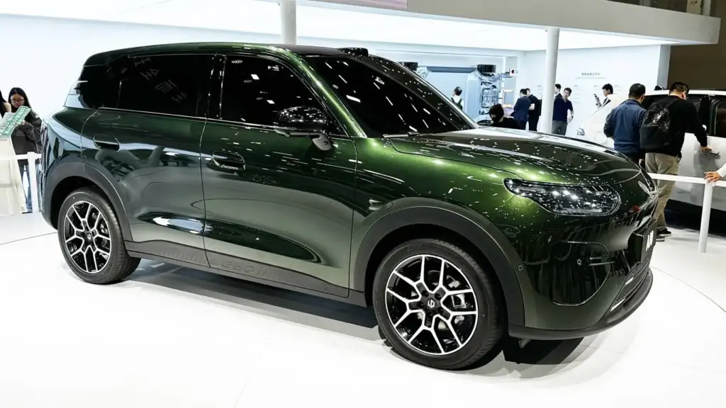 Leapmotor、スペインのStellantis工場でEV量産開始へ—B10を2026年8月稼働、最大4万台体制