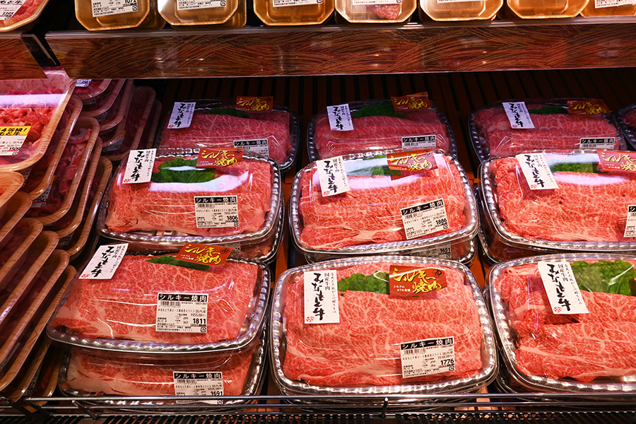 「ロピア」で人気の精肉コーナー