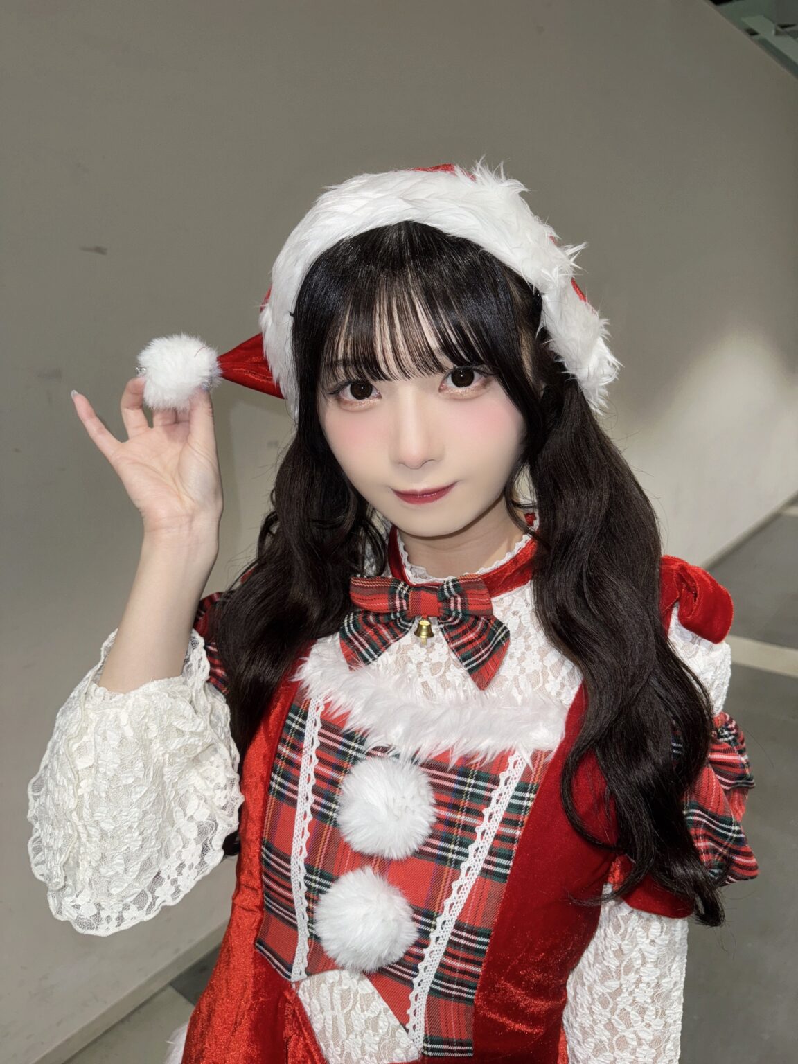 「可愛すぎて眠れない」イコラブ菅波美玲、聖夜に現れた“みれサンタ”にファン悶絶 | 話題の投稿 | スポーツブル (スポブル)